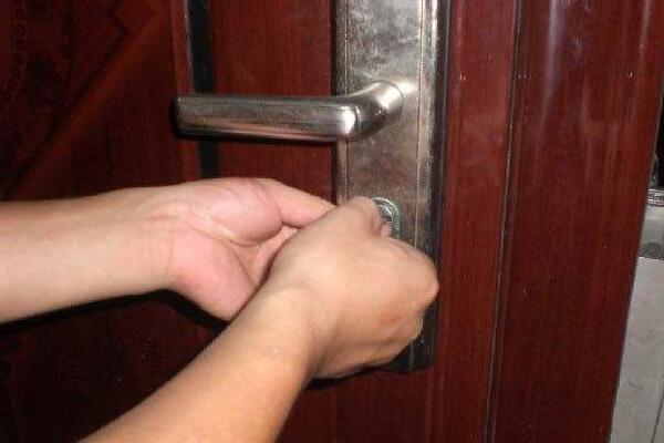 110开锁免费吗？110开锁多少钱少钱?