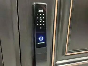 指纹锁怎么用钥匙开门呢?指纹锁打不开怎么办?
